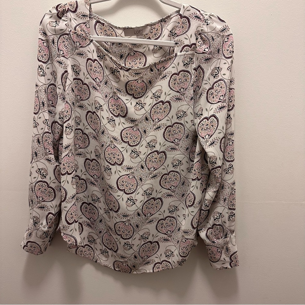Loft Cream Floral Print Long Sleeves Pullover Blouse. Size XS